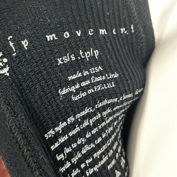 Free People Happiness Runs Long Crop Tank Black Size XS/S - Picture 10 of 10